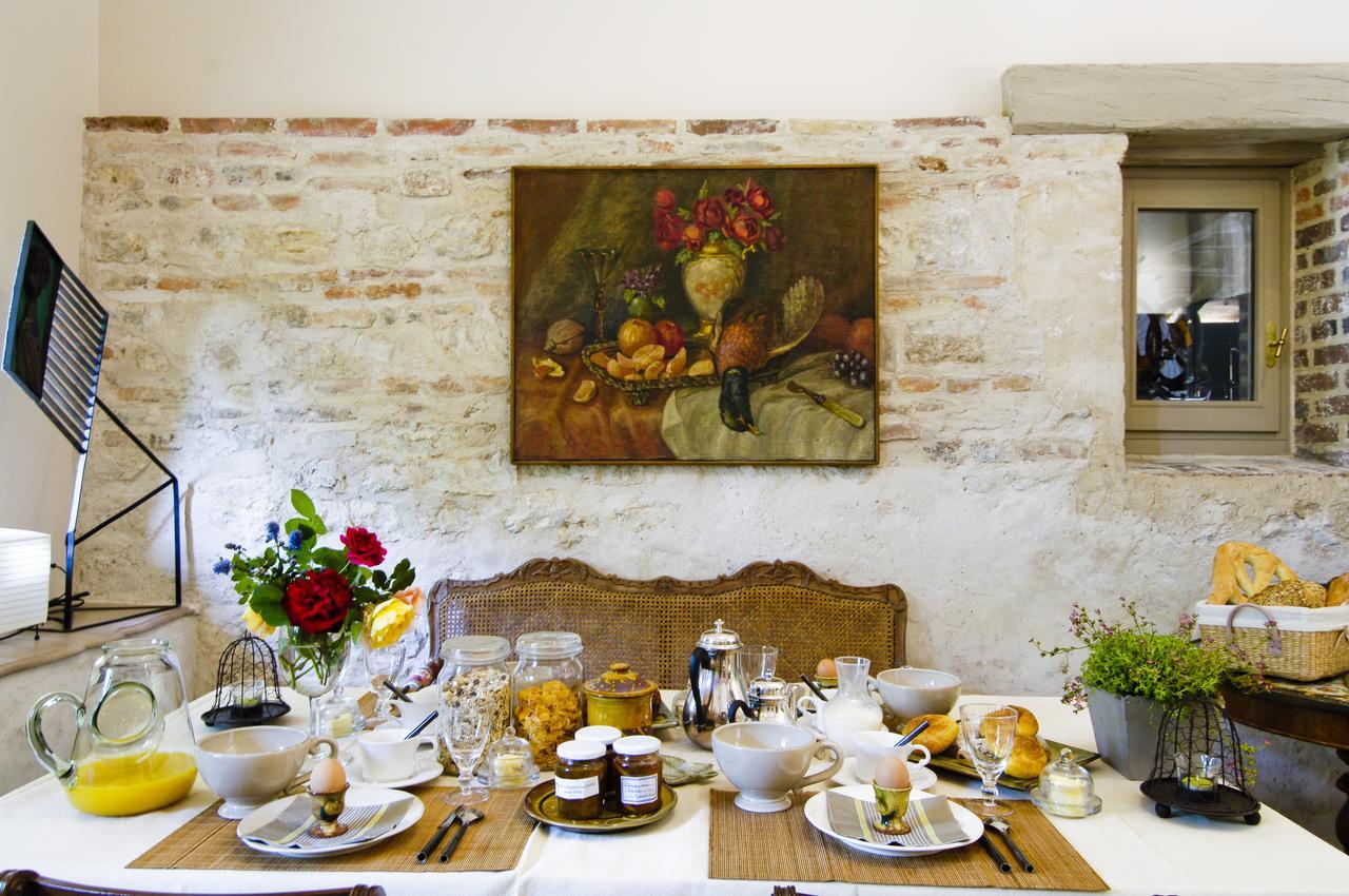 La Ferme De Marie Eugenie Bed & Breakfast Bruailles Bagian luar foto
